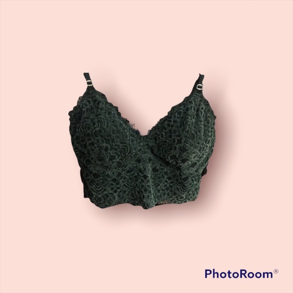 Hollister Other - Hollister dark green velvet bralette 🪴💚